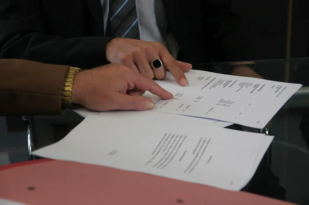 contract, consultation, office, meeting, boss, secretary, hand, understanding, arrangement, decision, agreement, convention, desk, lease, sign, signing, conclusion, contract, contract, contract, contract, contract, consultation, meeting, agreement, lease. 9 licensing and franchise questions to ask before you sign anything
