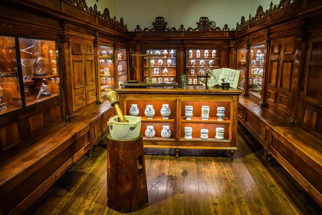 museum of science and technology, pharmacy, old, vintage, antique, medicine, medical, milan, milano, italy, brown technology, brown medical, brown science, brown medicine, brown vintage, pharmacy, pharmacy, pharmacy, pharmacy, pharmacy. Building a portfolio case study that follows the entity, not the person