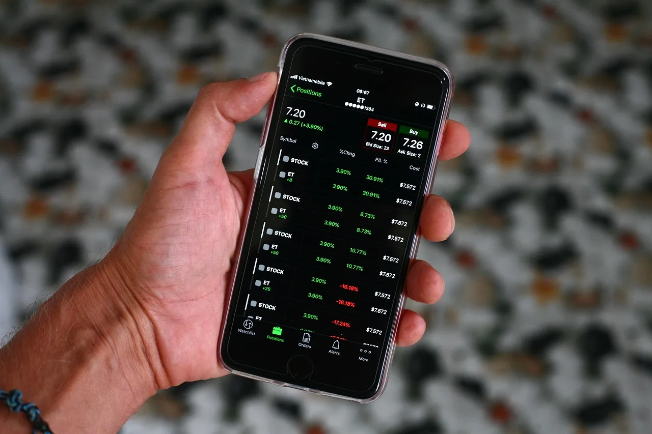 iphone, stocks, market, shares, crash, recession, depression, finance, 8plus, trading, nasdaq, apple, dow, option, put, call, economy, tech, bubble, gray tech, gray economy, gray depression, gray iphone, gray market, gray bubbles. How to think about technology investments portfolio